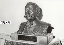 1985 : Buste en bronze de T. Delcassé remis à la Mairie de Pamiers, offert par la famille de cet illustre Appaméen